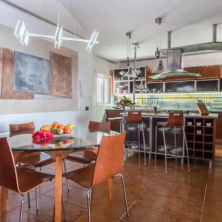 Spr ático Apartamento *